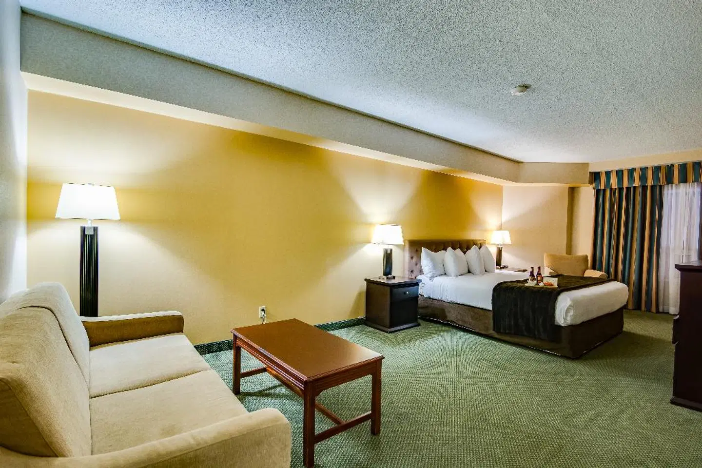 Sawridge Inn and Conference Centre Edmonton South ROOM_EXAMPLE