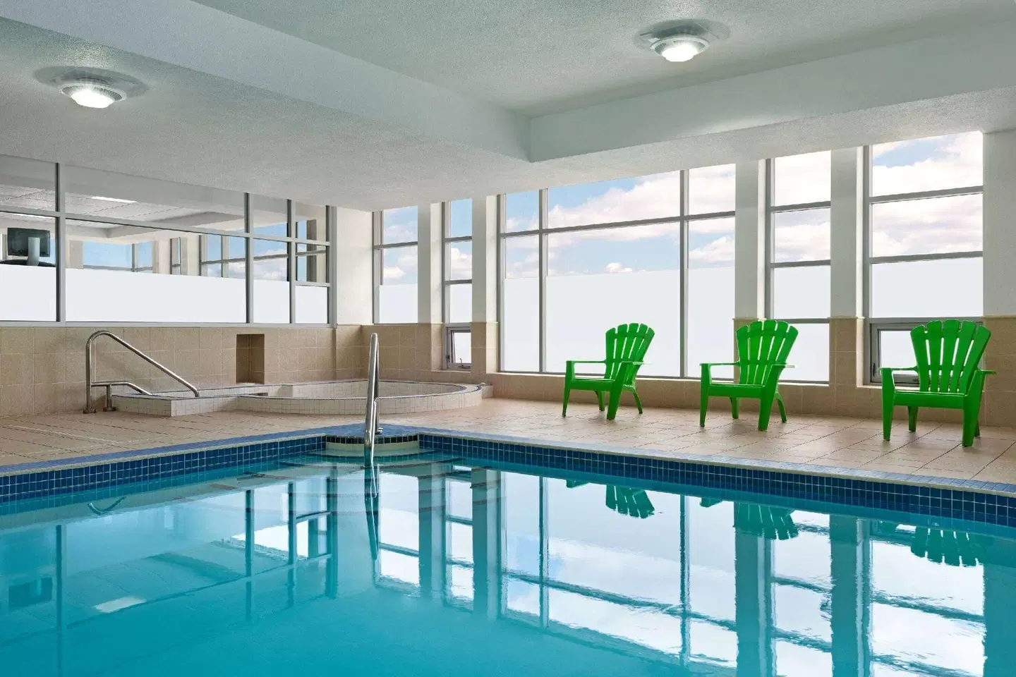 Wyndham Garden Niagara Falls Fallsview Hallenbad