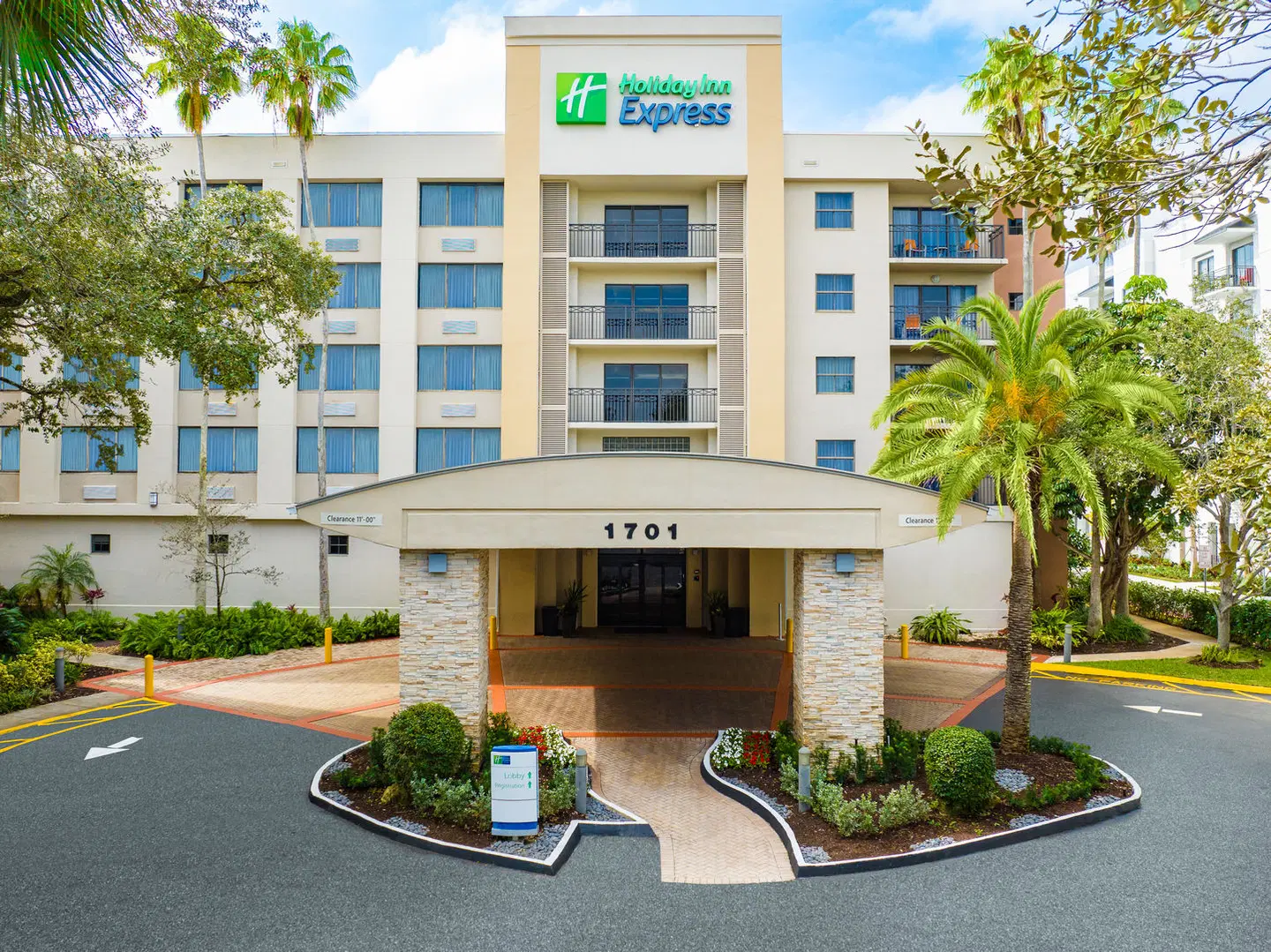 Holiday Inn Express & Suites Ft. Lauderdale-Plantation by IHG EXTERIOR