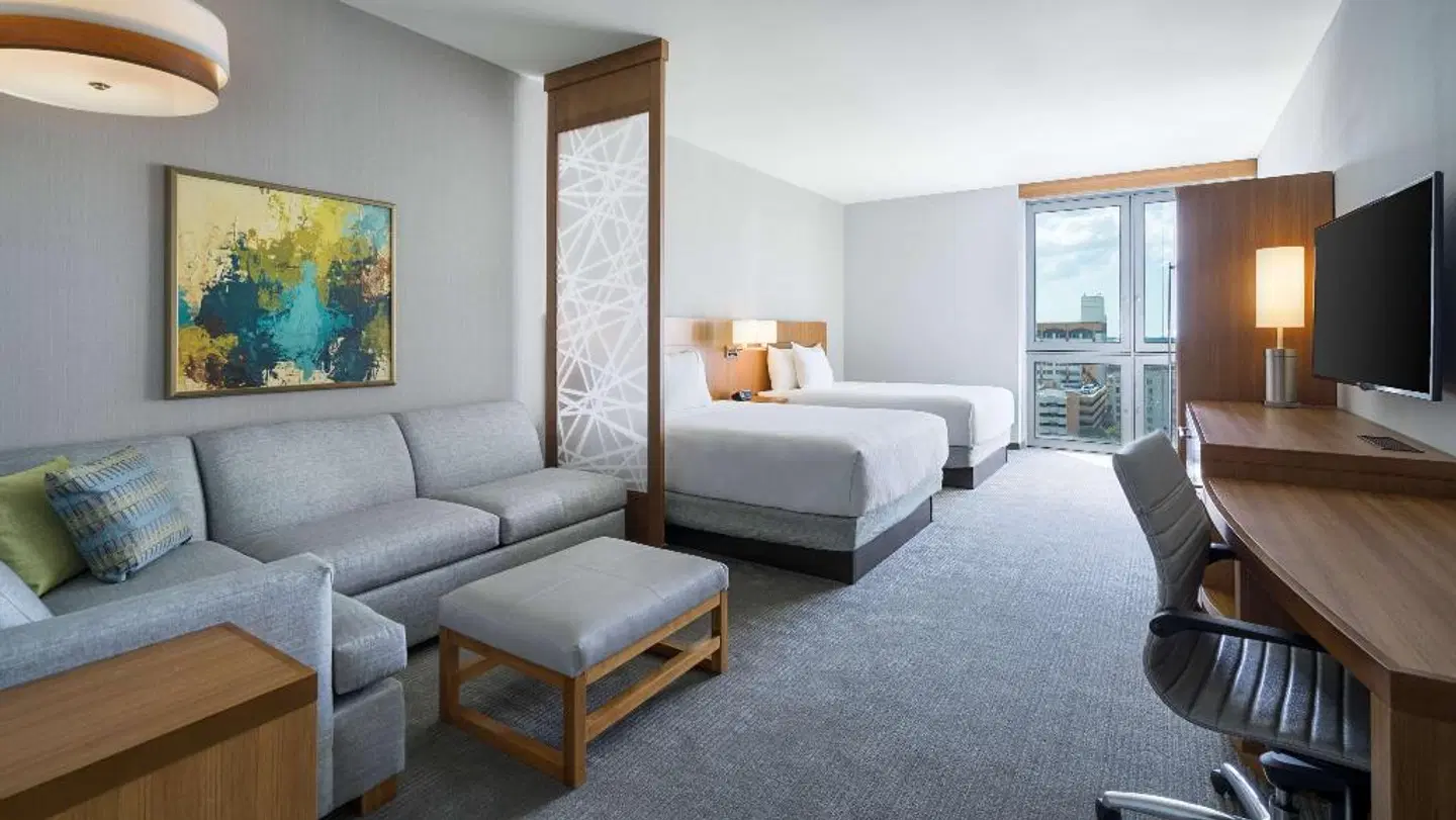 Hyatt Place St. Petersburg/Downtown ROOM_EXAMPLE