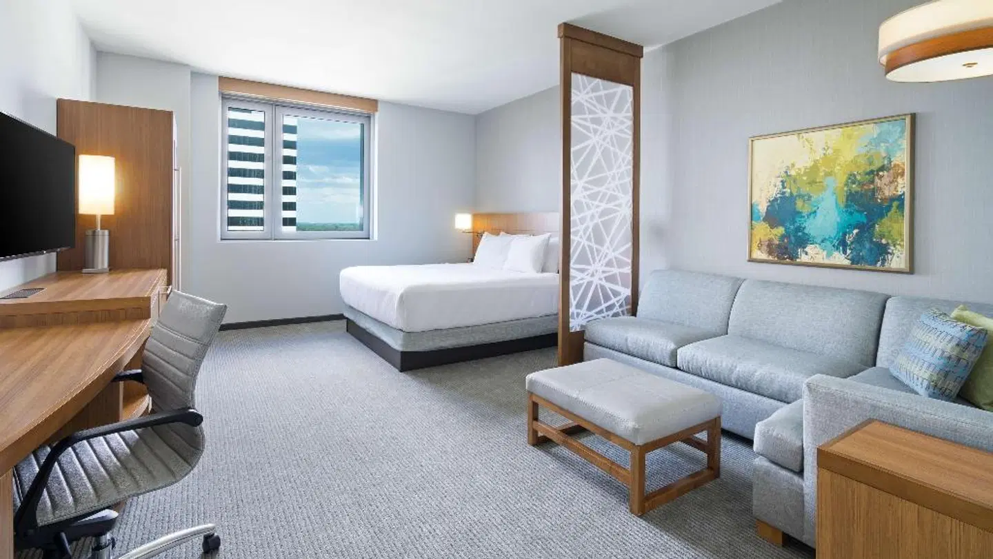 Hyatt Place St. Petersburg/Downtown ROOM_EXAMPLE