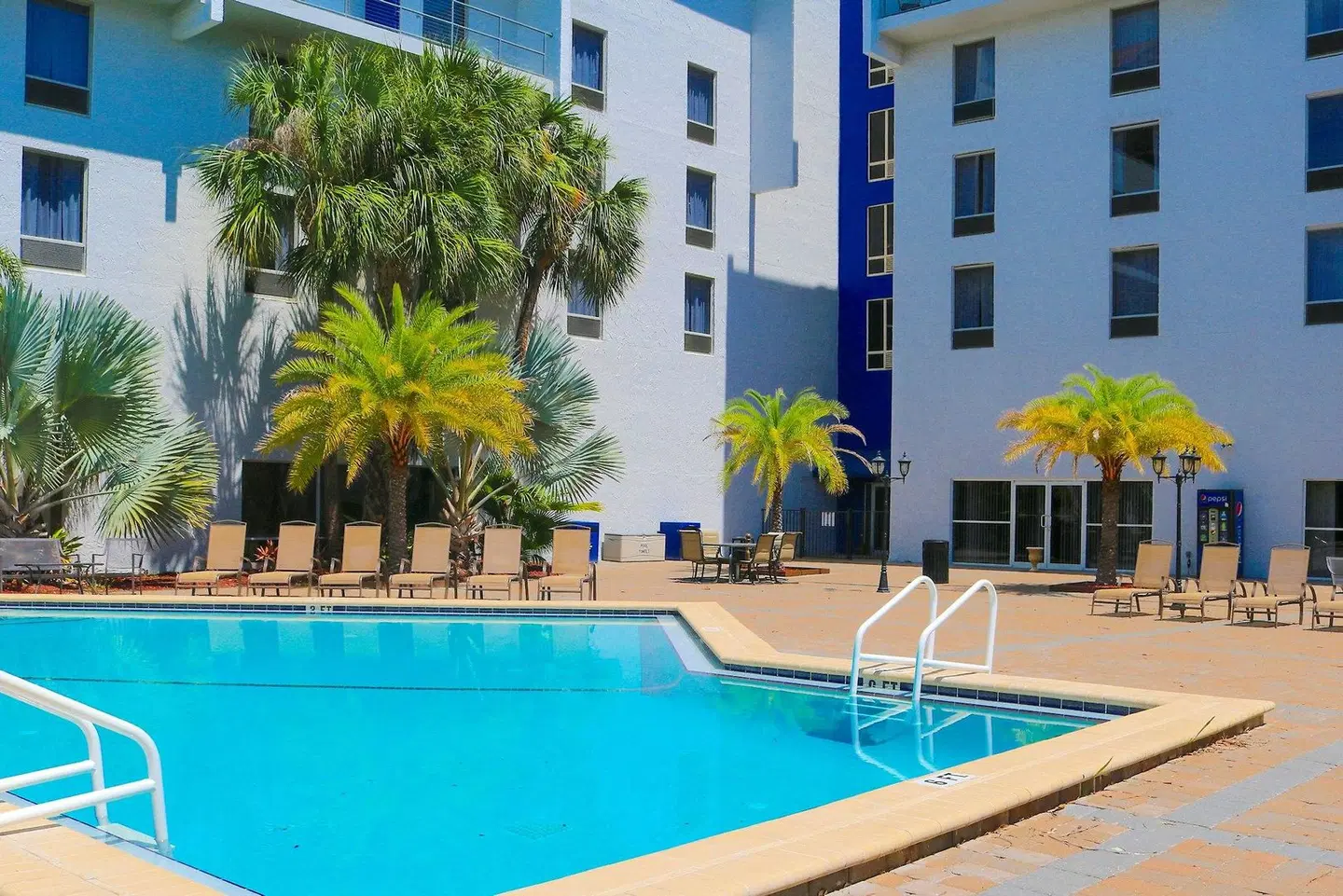 Wyndham Jacksonville Riverwalk OUTDOOR_POOL