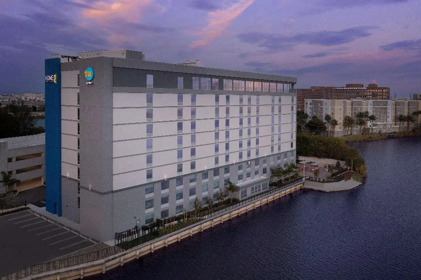 Home2 Suites by Hilton Miami Airport South Blue Lagoon Terrasse