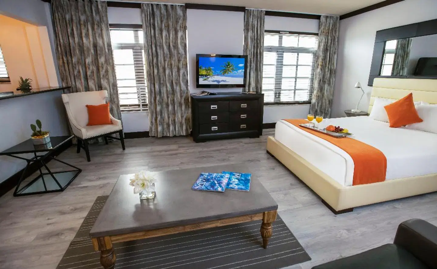 Lincoln Arms Suites ROOM_EXAMPLE