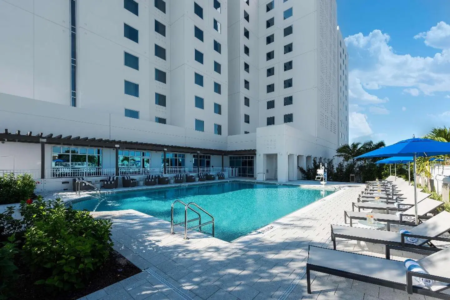 Homewood Suites by Hilton Miami Dolphin Mall OUTDOOR_POOL