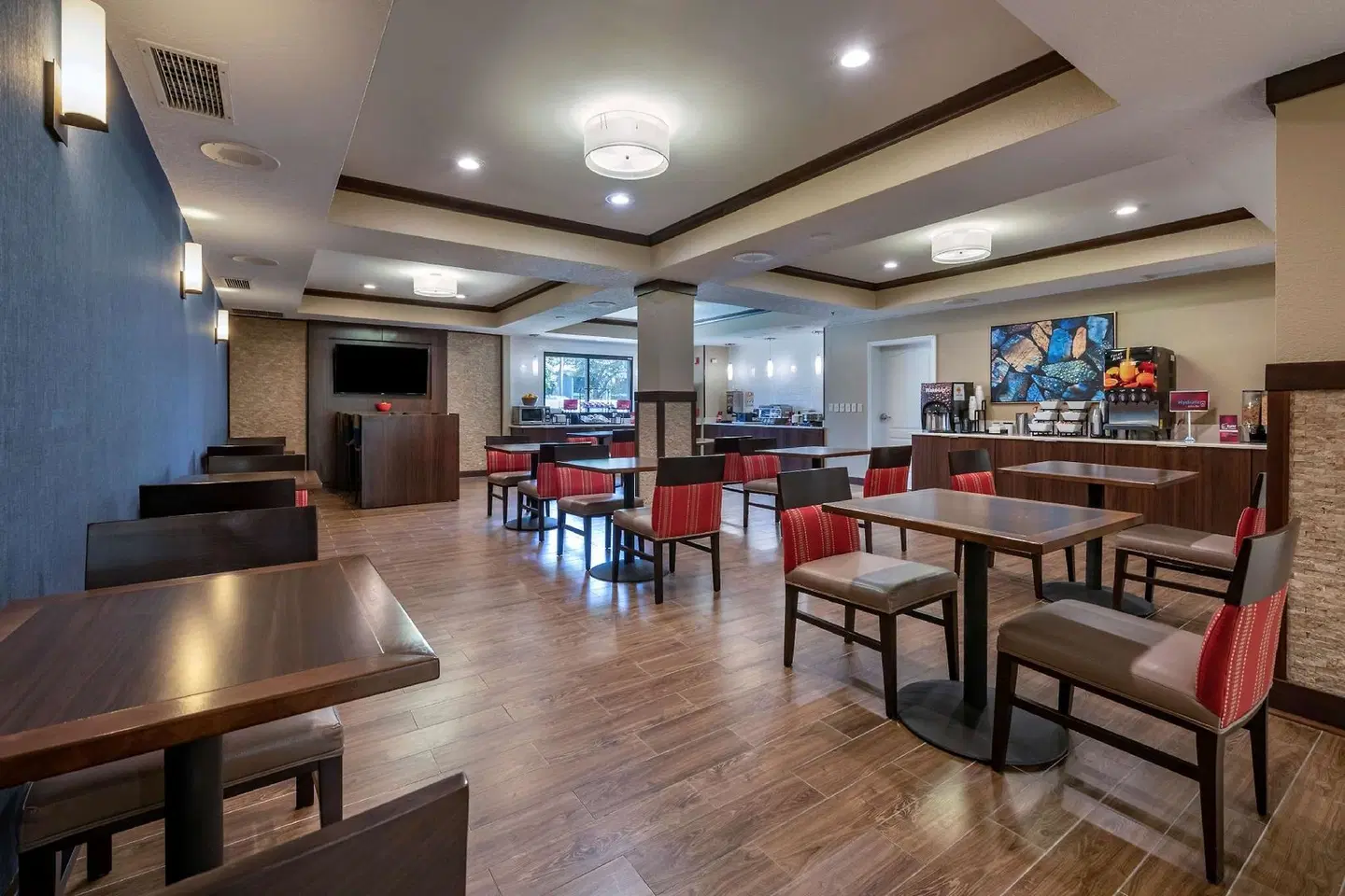 Best Western Plus Orlando East- UCF Area Bar