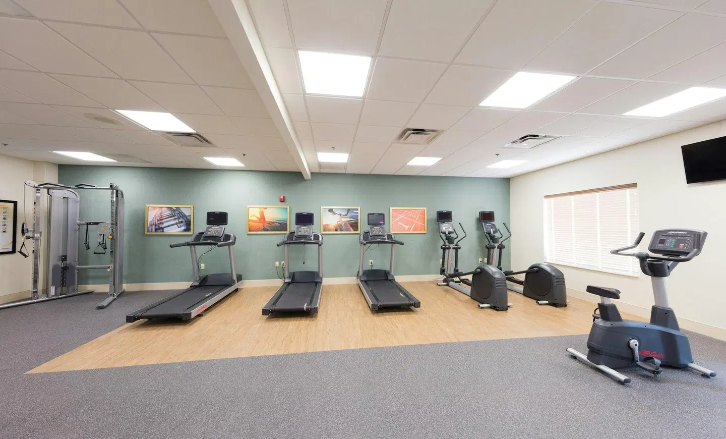 Holiday Inn & Suites Lake City by IHG SPORTS_AND_LEISURE
