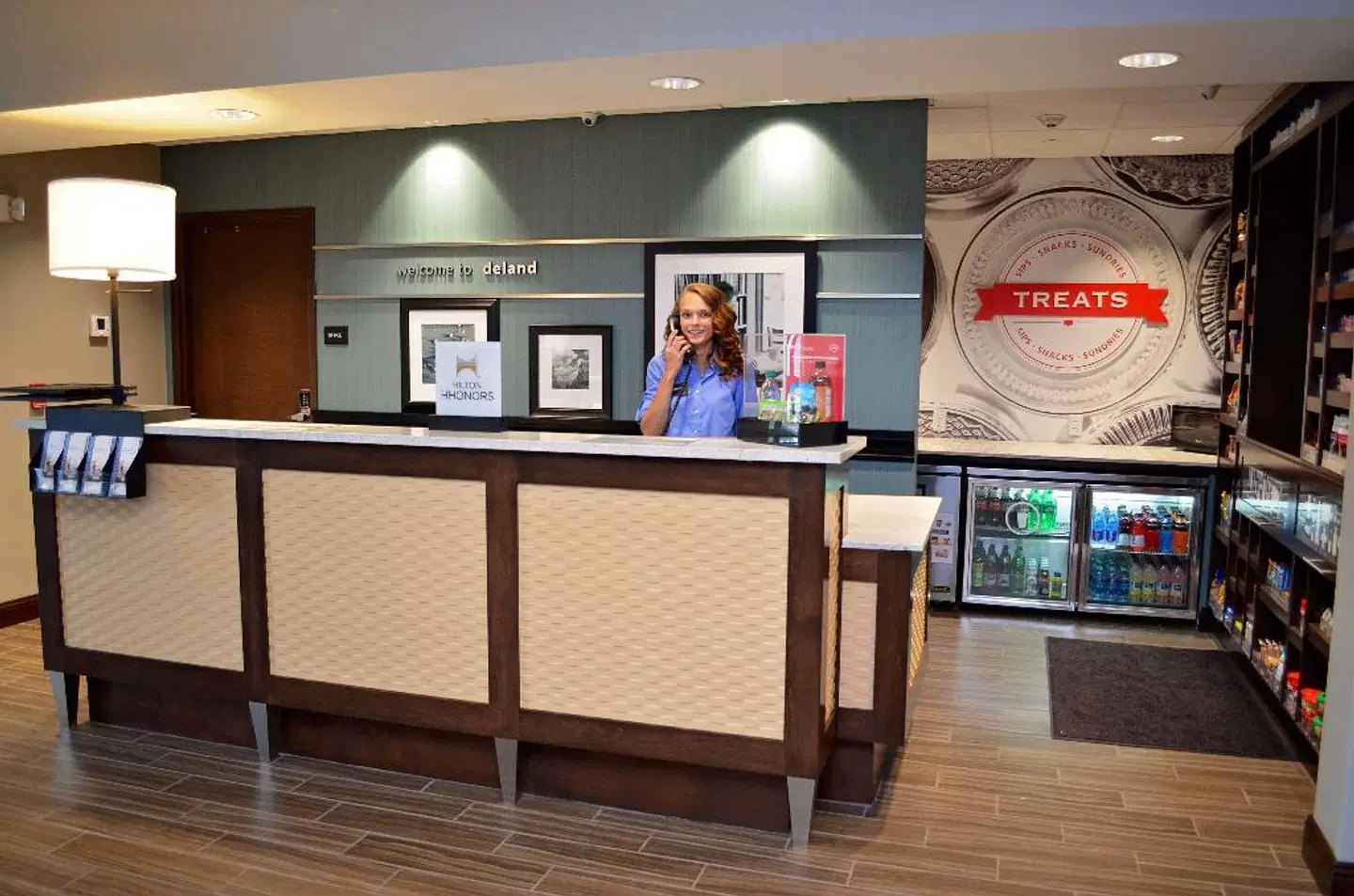 Hampton Inn & Suites Deland LOUNGE_LOBBY