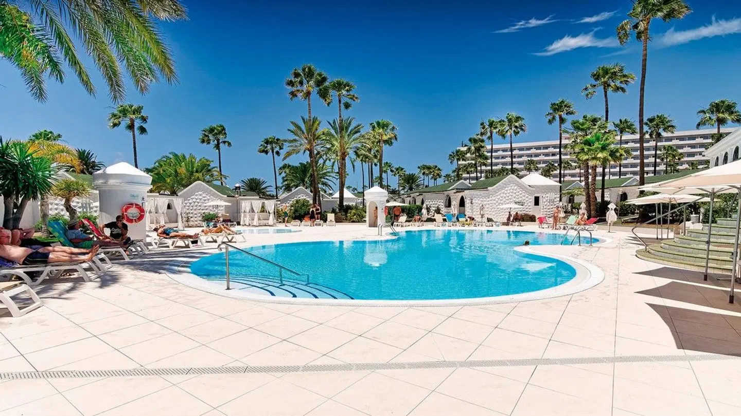 Parque del Paraiso II OUTDOOR_POOL