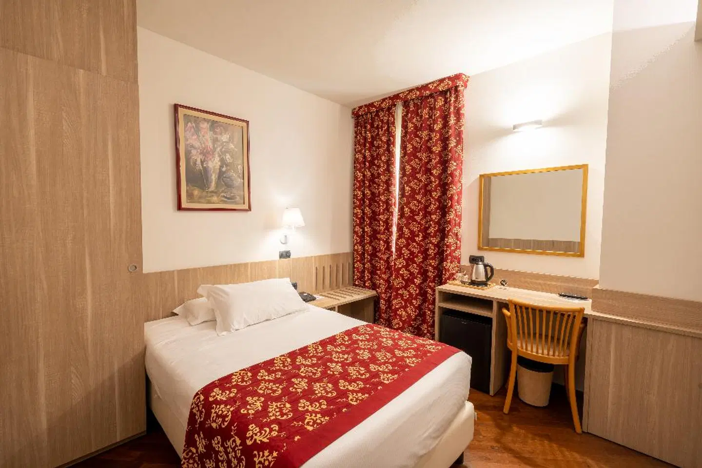 Regina ROOM_EXAMPLE