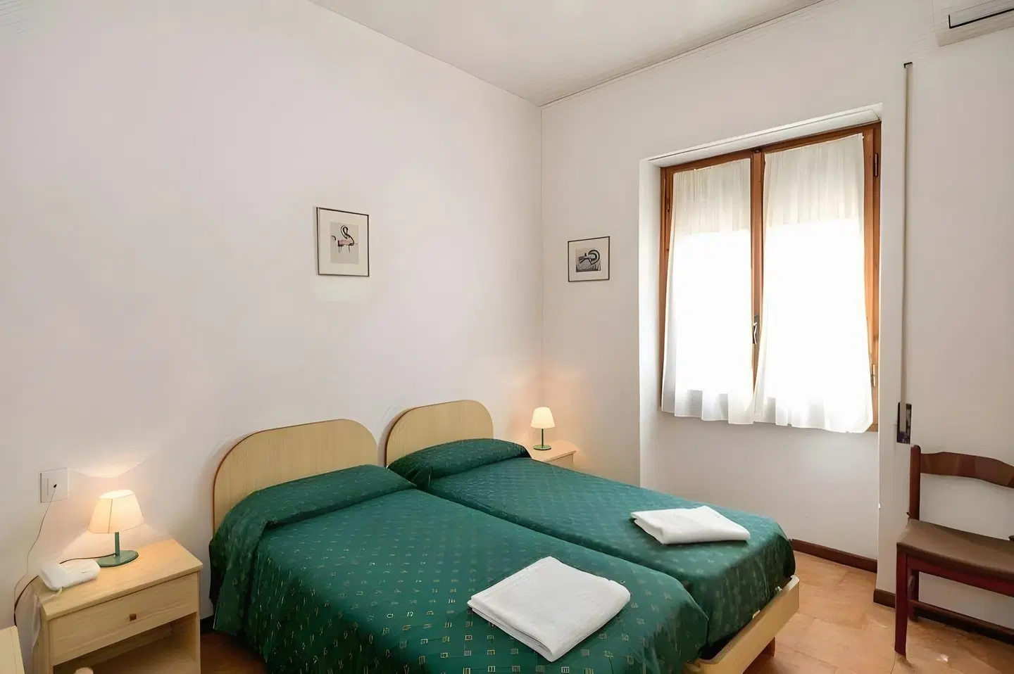 Bodoni ROOM_EXAMPLE