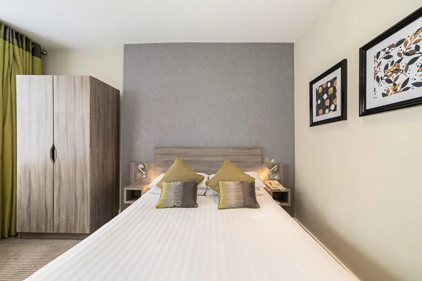 Phoenix Hotel ROOM_EXAMPLE