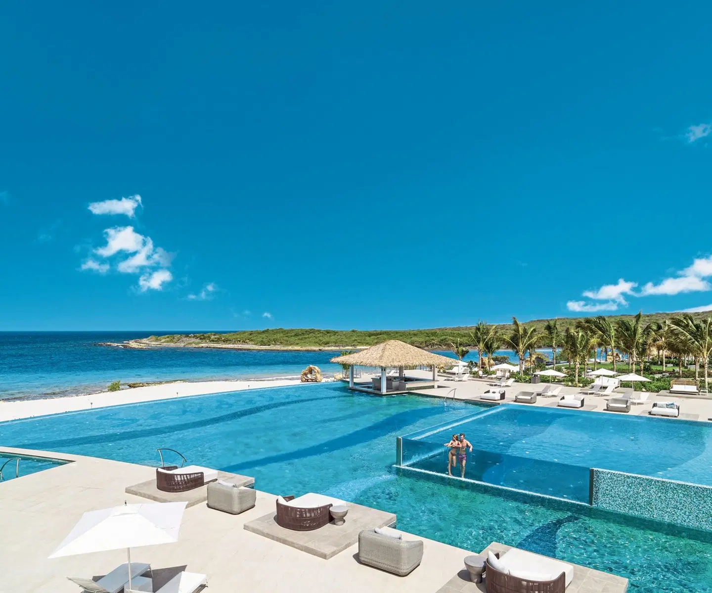 Sandals Royal Curaçao OUTDOOR_POOL