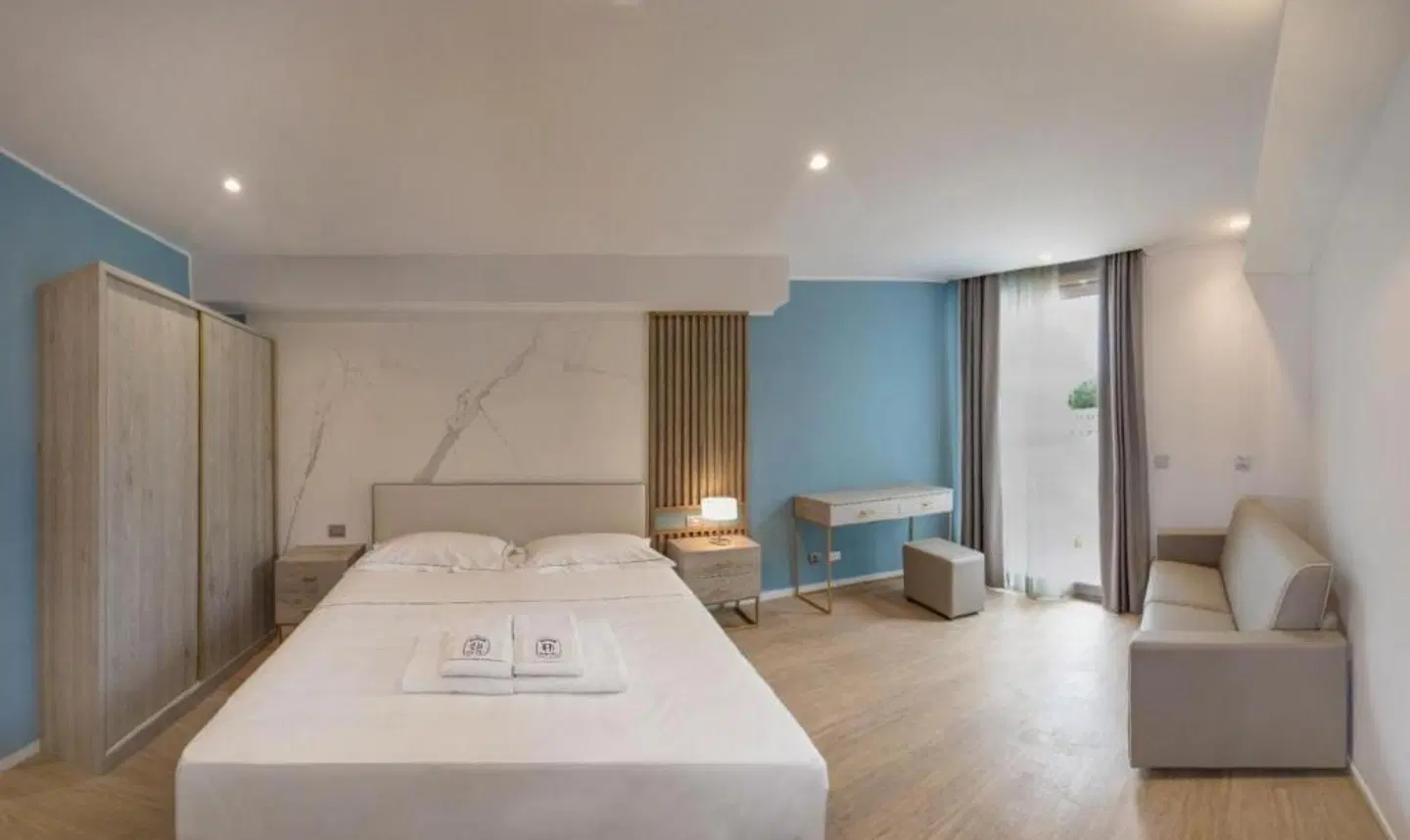 Byron ROOM_EXAMPLE