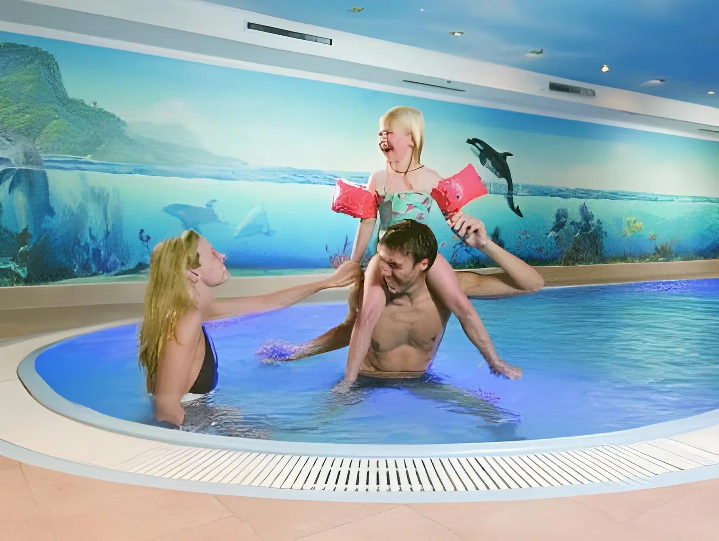 Familien- & Kinderhotel Kaiserhof Hallenbad