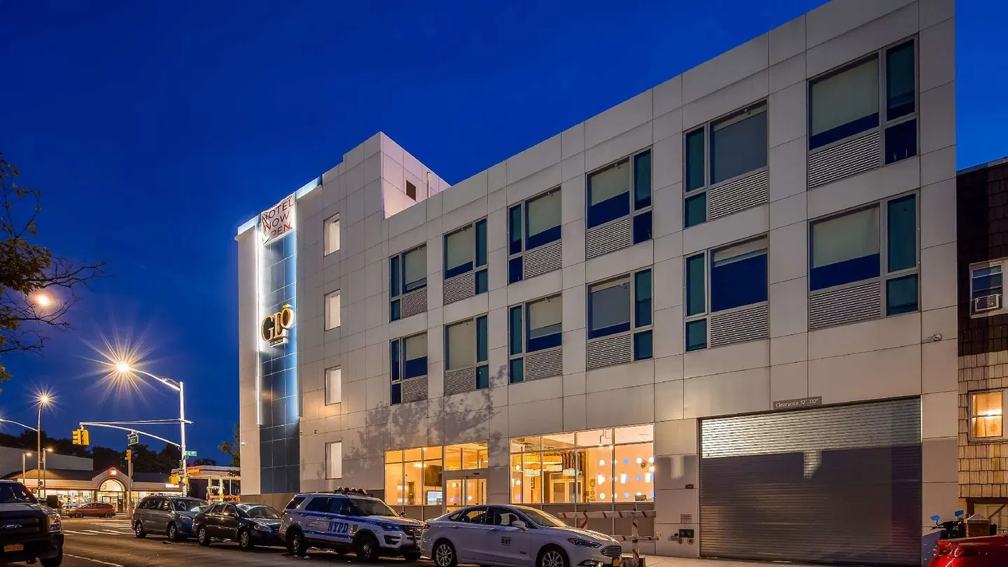GLo Best Western Brooklyn NYC EXTERIOR