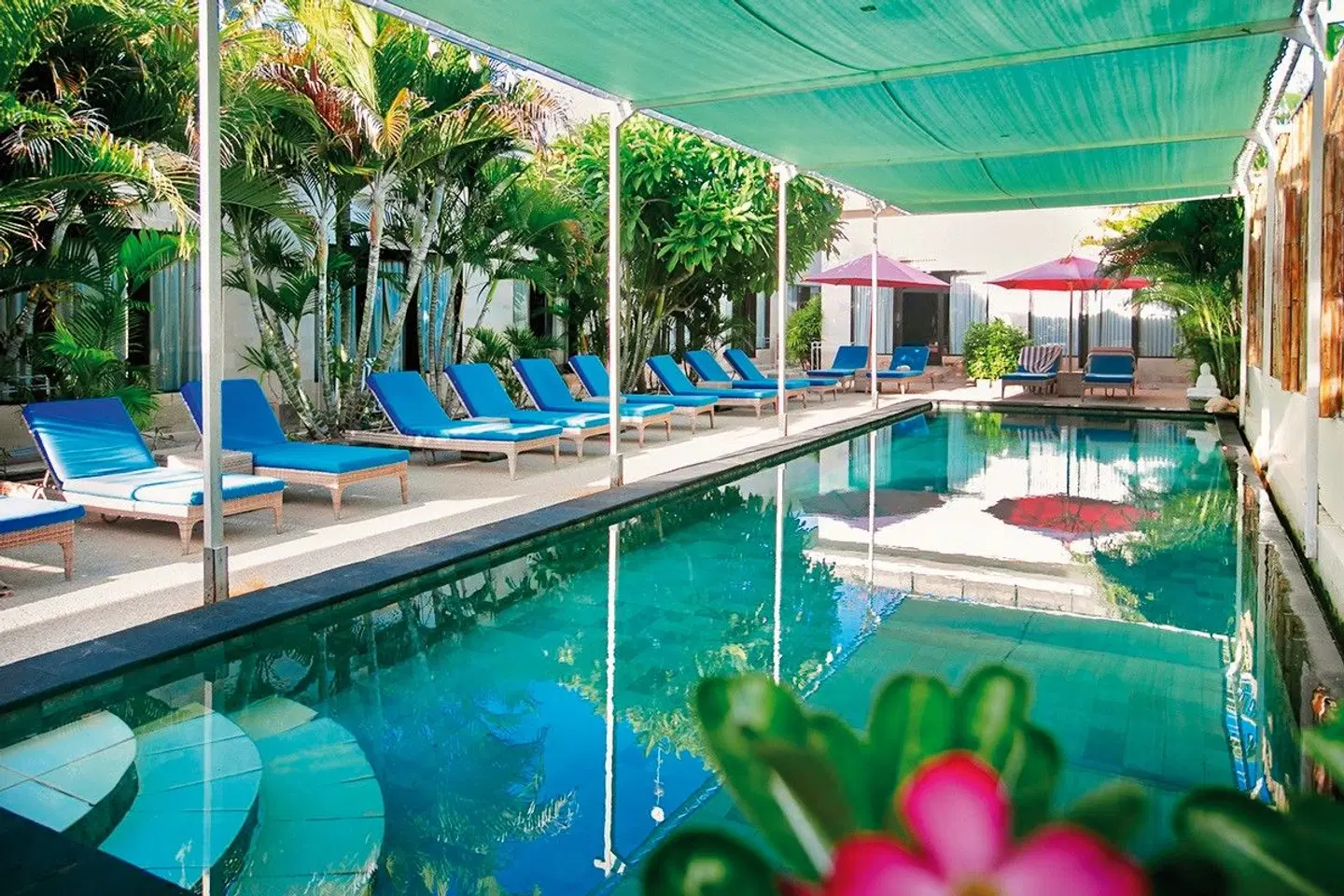 Kura Kura Beach Resort Hallenbad