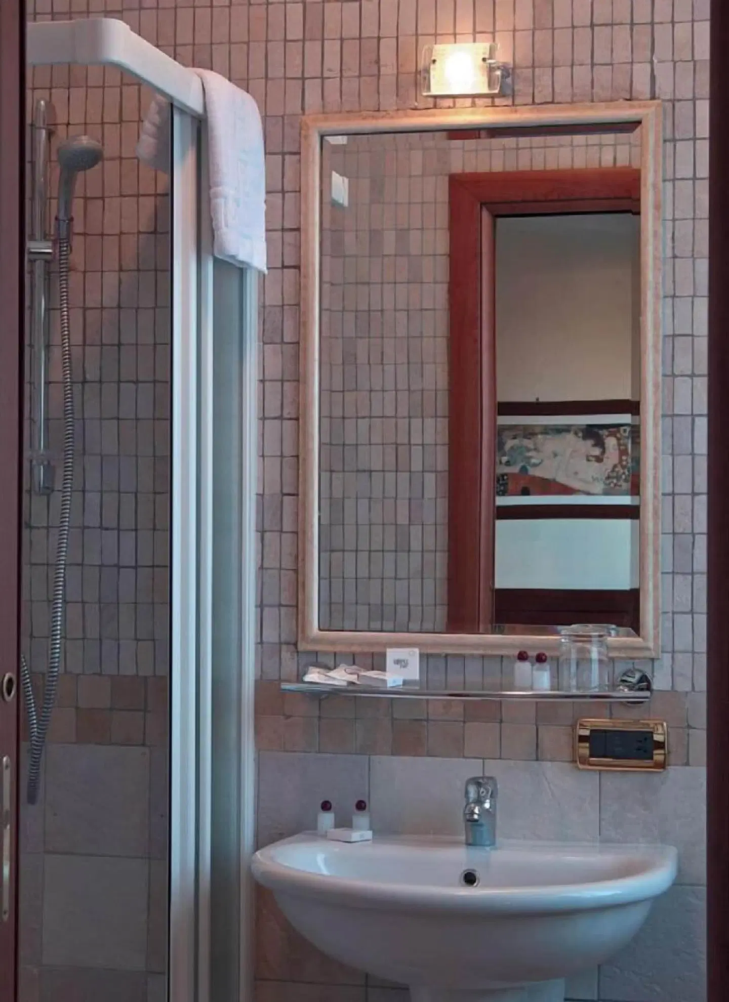 Buono Hotel Badezimmer