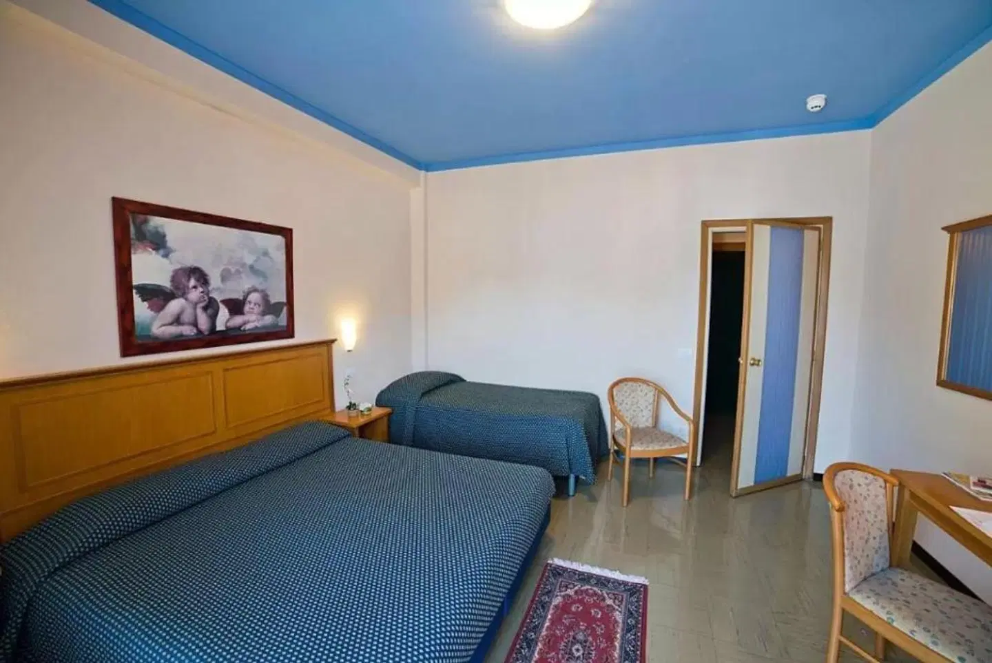 Europa ROOM_EXAMPLE