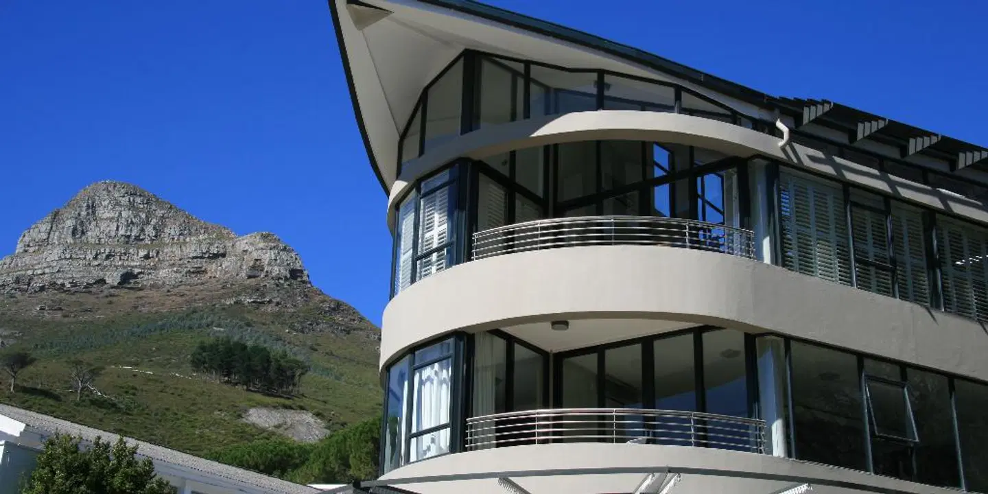 The Glen Apartments EXTERIOR
