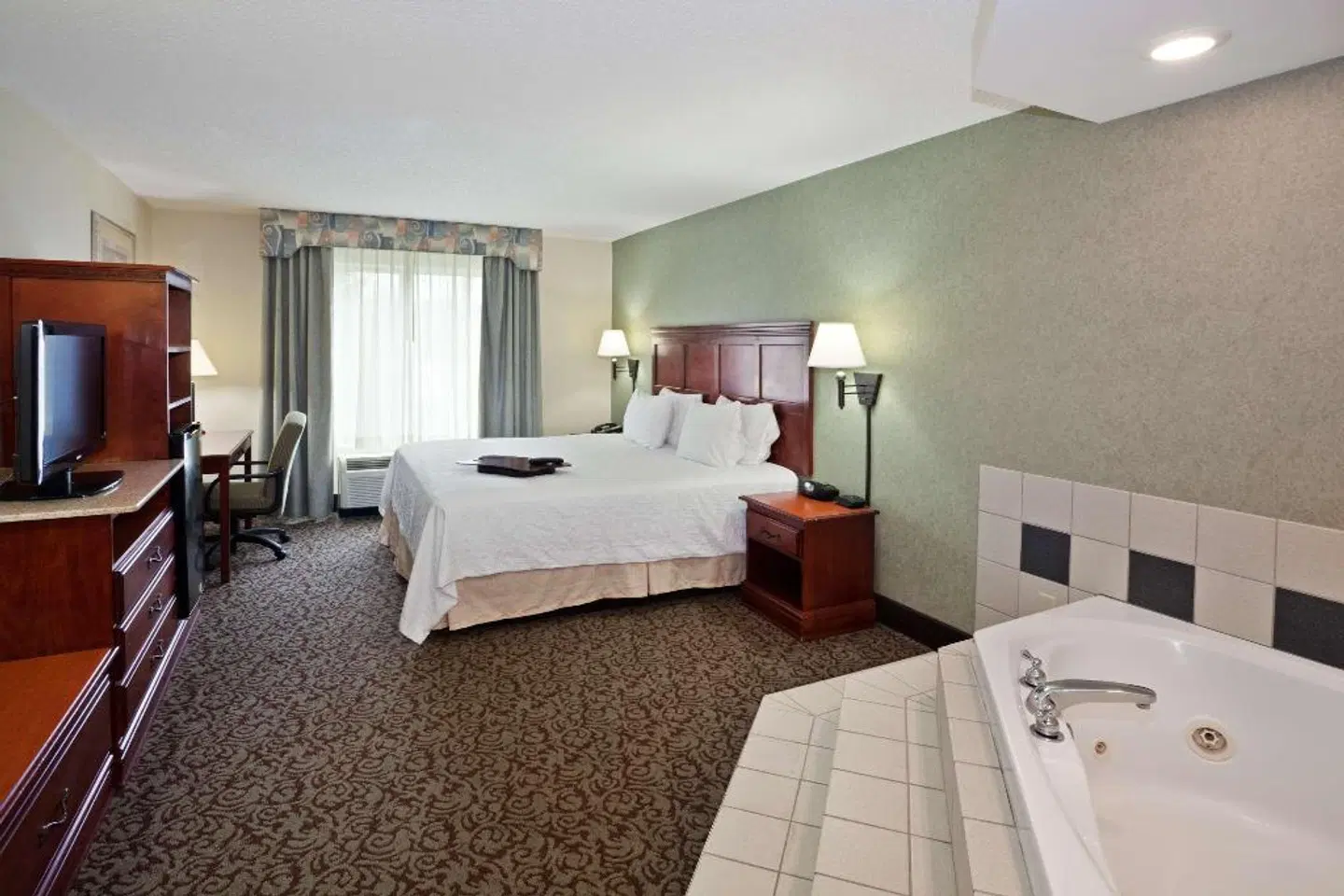 Hampton Inn Ithaca ROOM_EXAMPLE