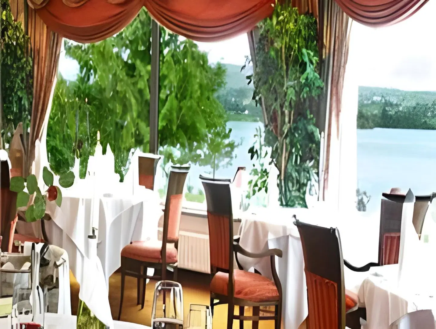 Harvey's Point Restaurant