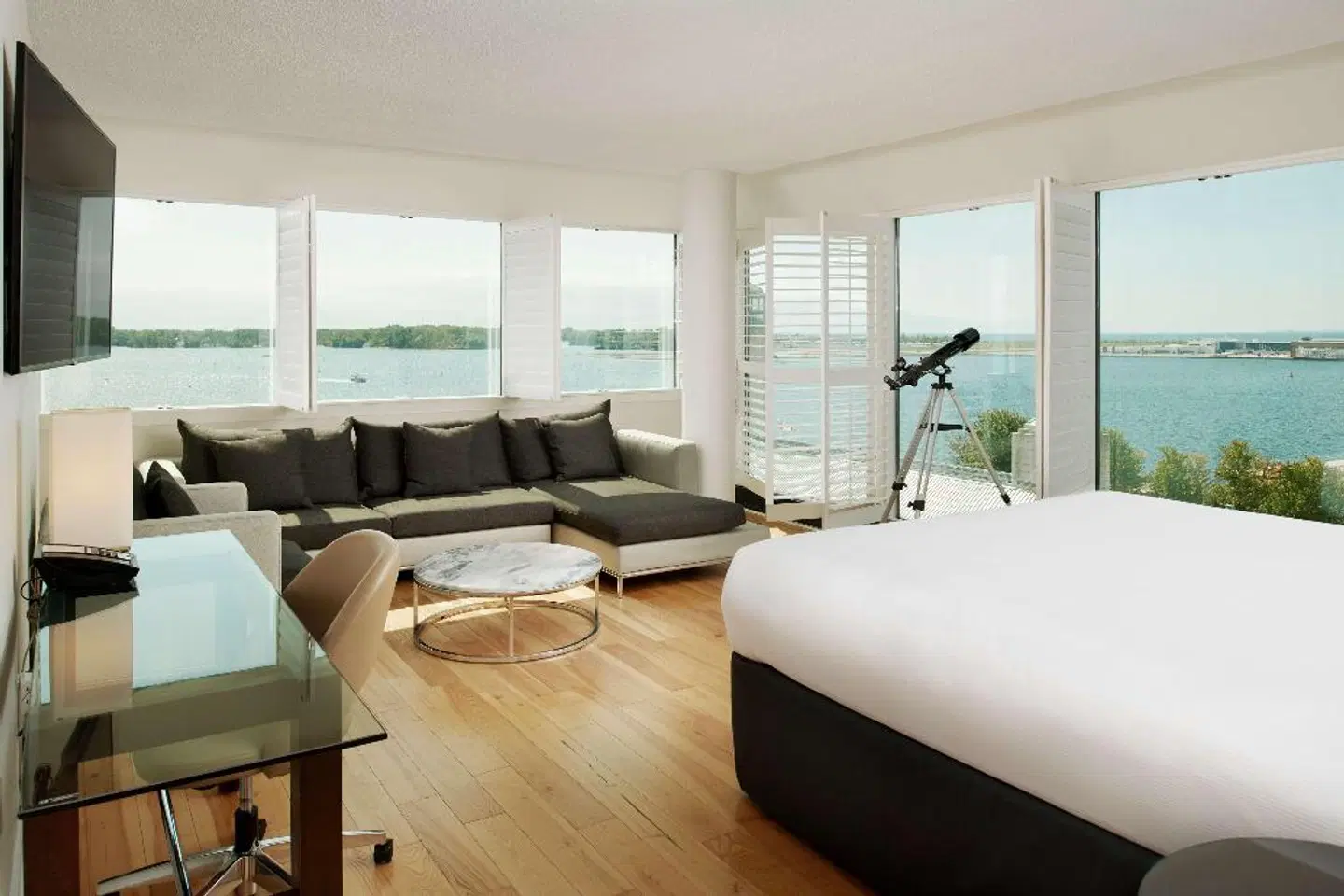 Radisson Blu Toronto Downtown ROOM_EXAMPLE