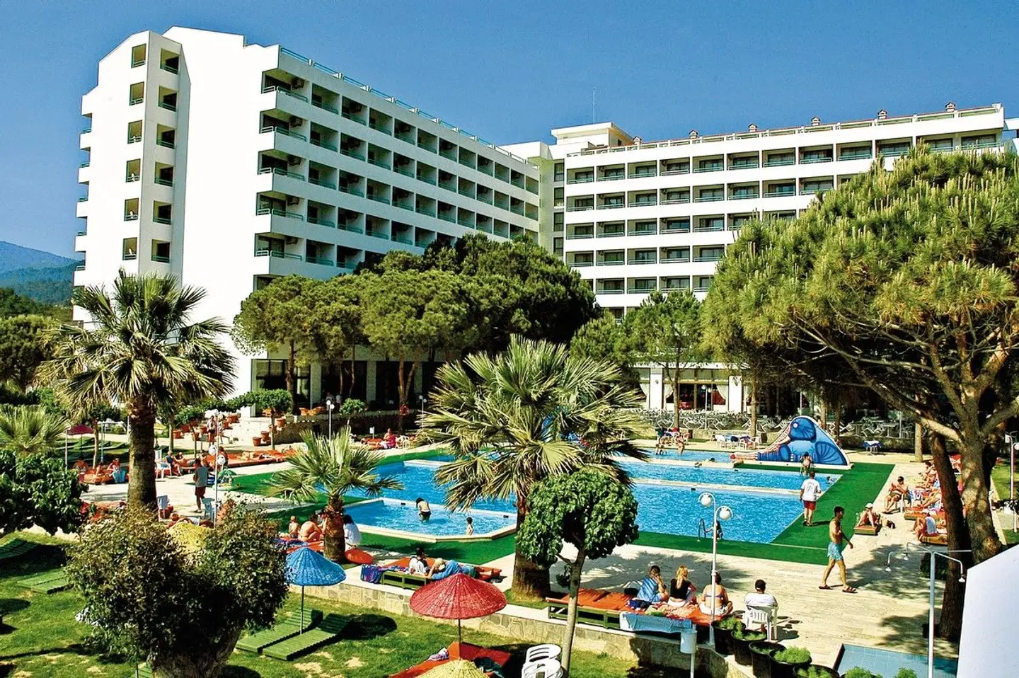 Grand Efe EXTERIOR
