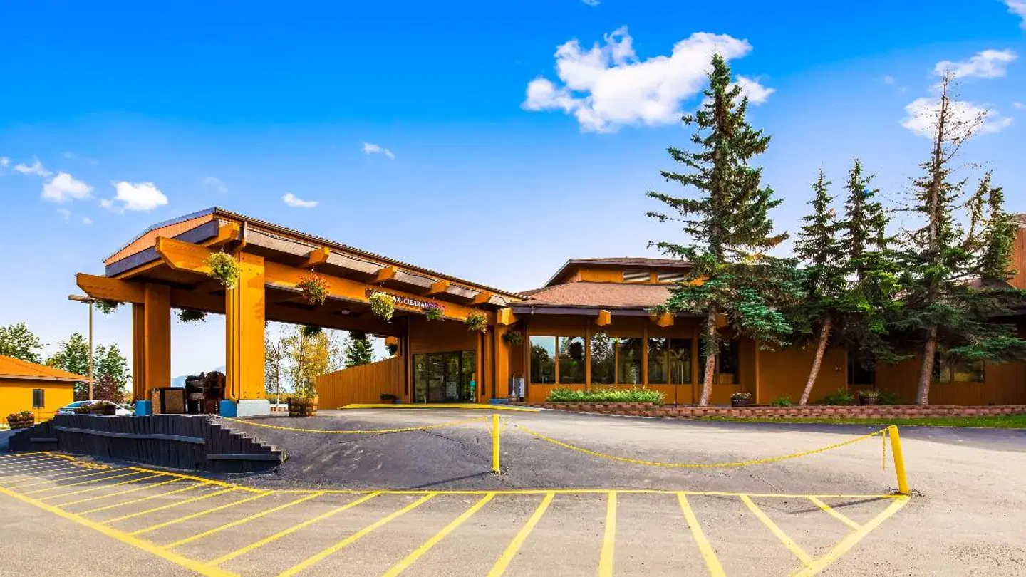 Best Western Lake Lucille Inn EXTERIOR