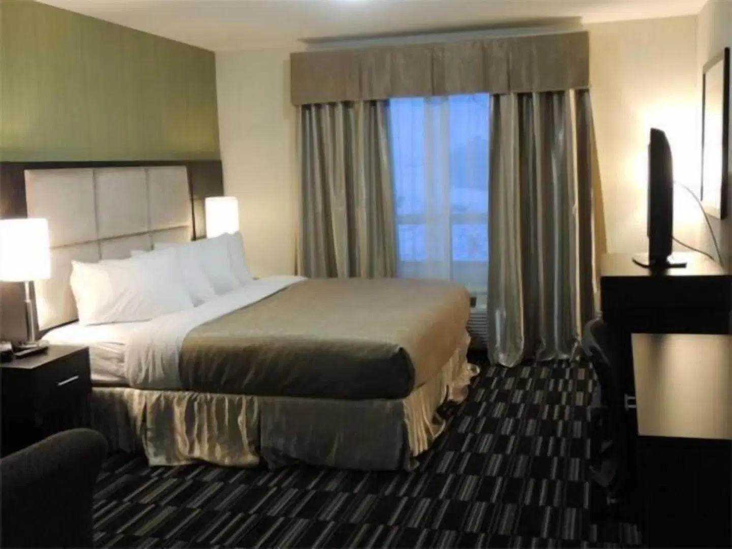 Western Star Inn and Suites Carlyle ROOM_EXAMPLE