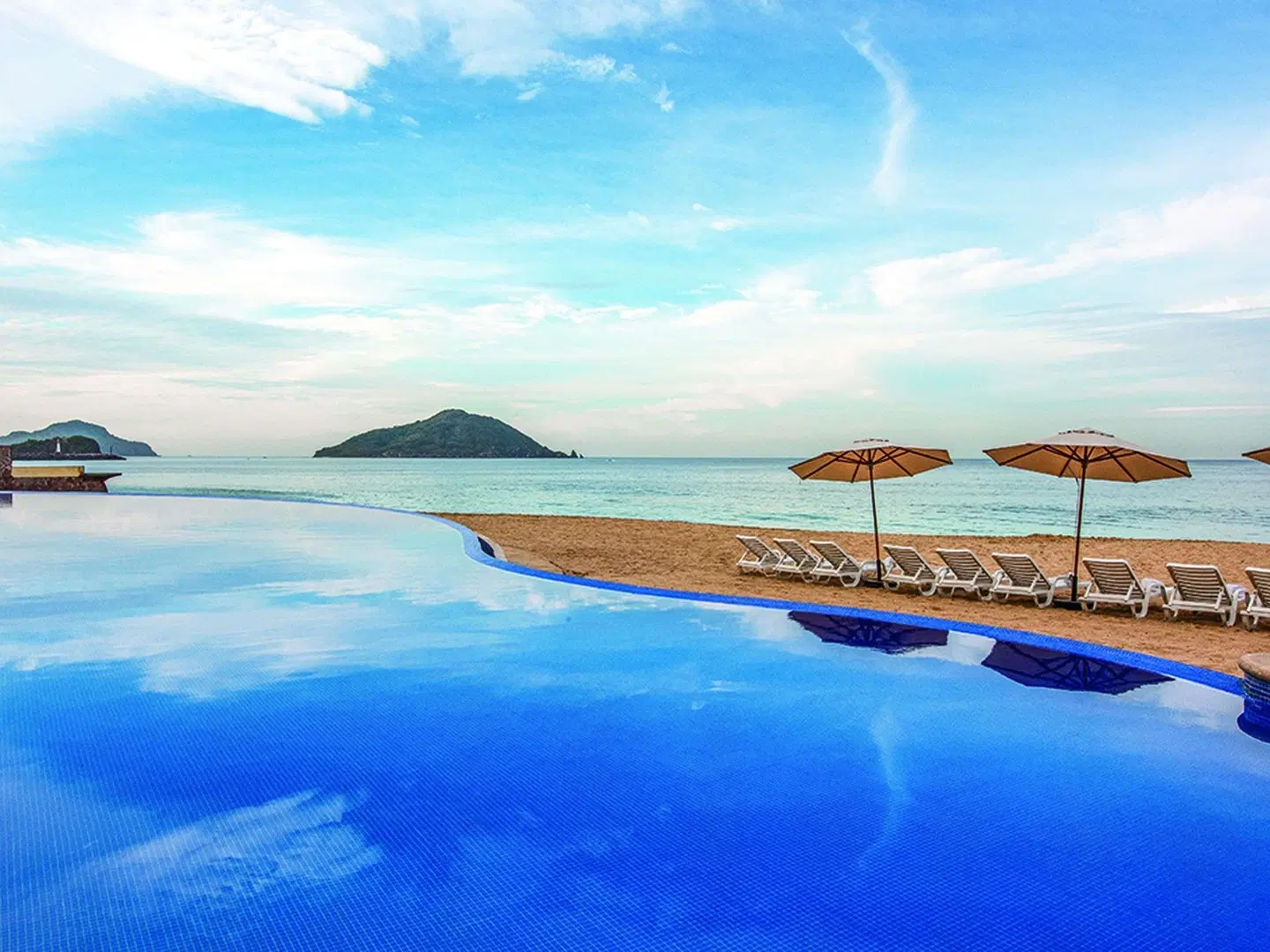 Park Royal Homestay Mazatlán OUTDOOR_POOL