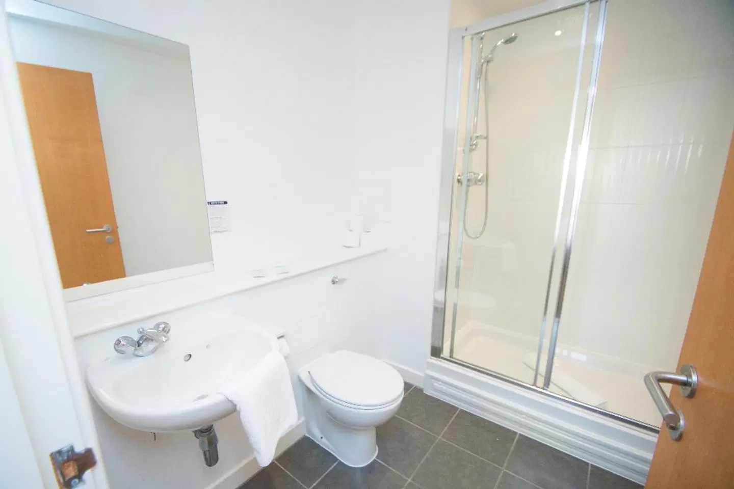 Ocean Apartments Edinburgh Badezimmer