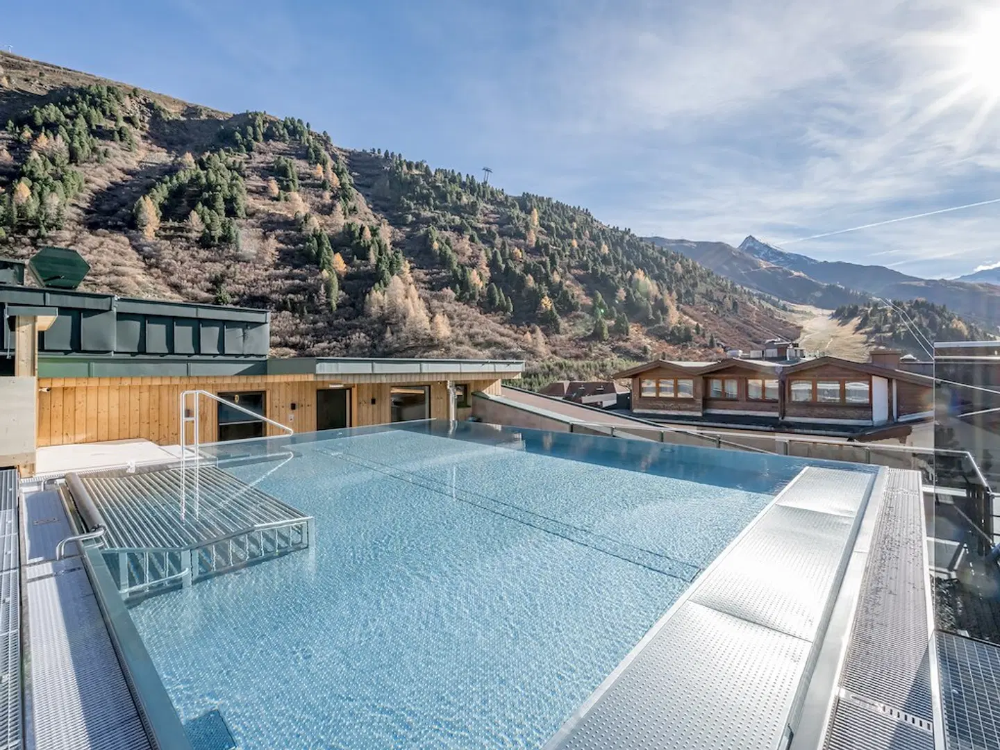 Enzian OUTDOOR_POOL