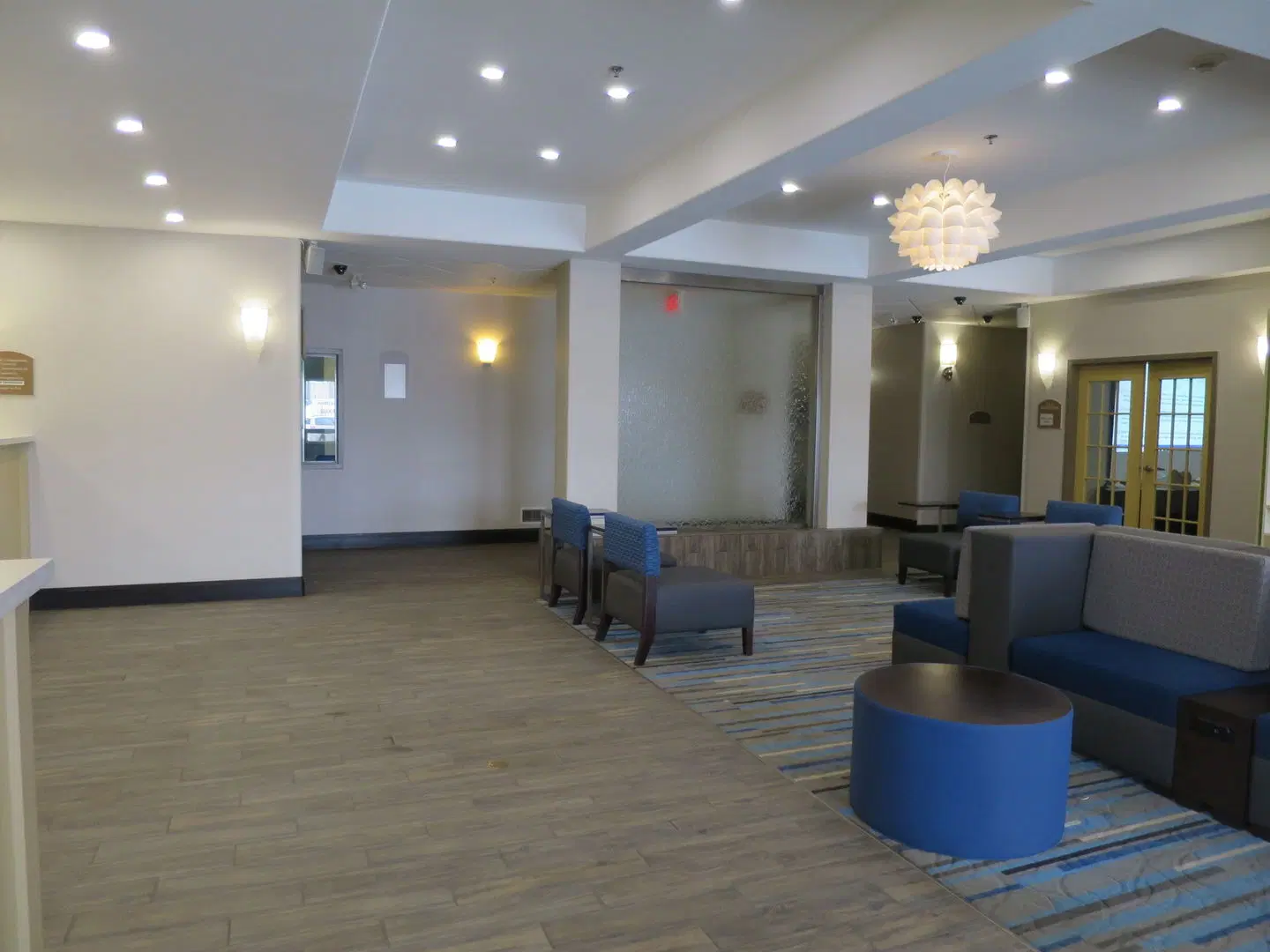Holiday Inn & Suites Regina by IHG LOUNGE_LOBBY