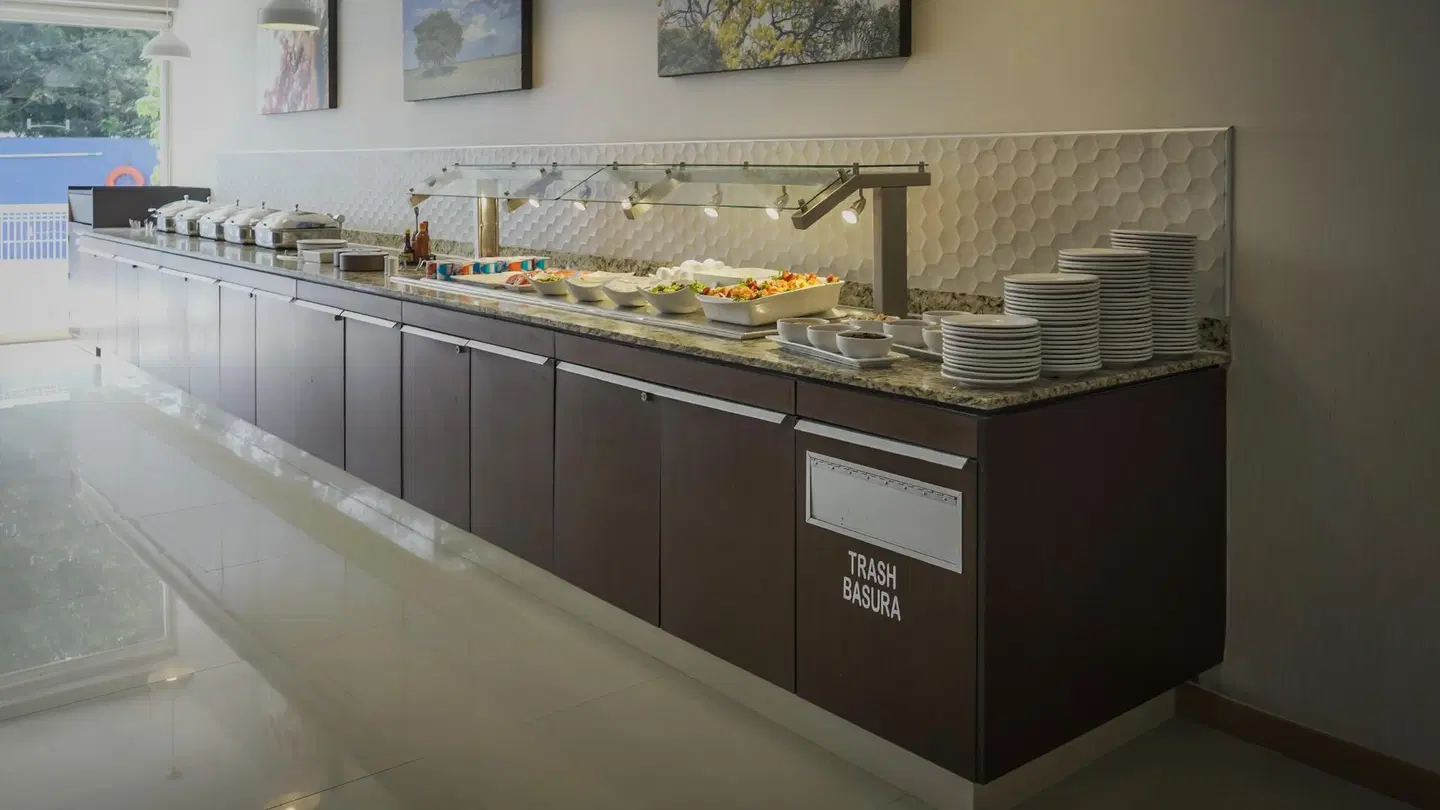 Staybridge Suites Guadalajara Expo by IHG Restaurant