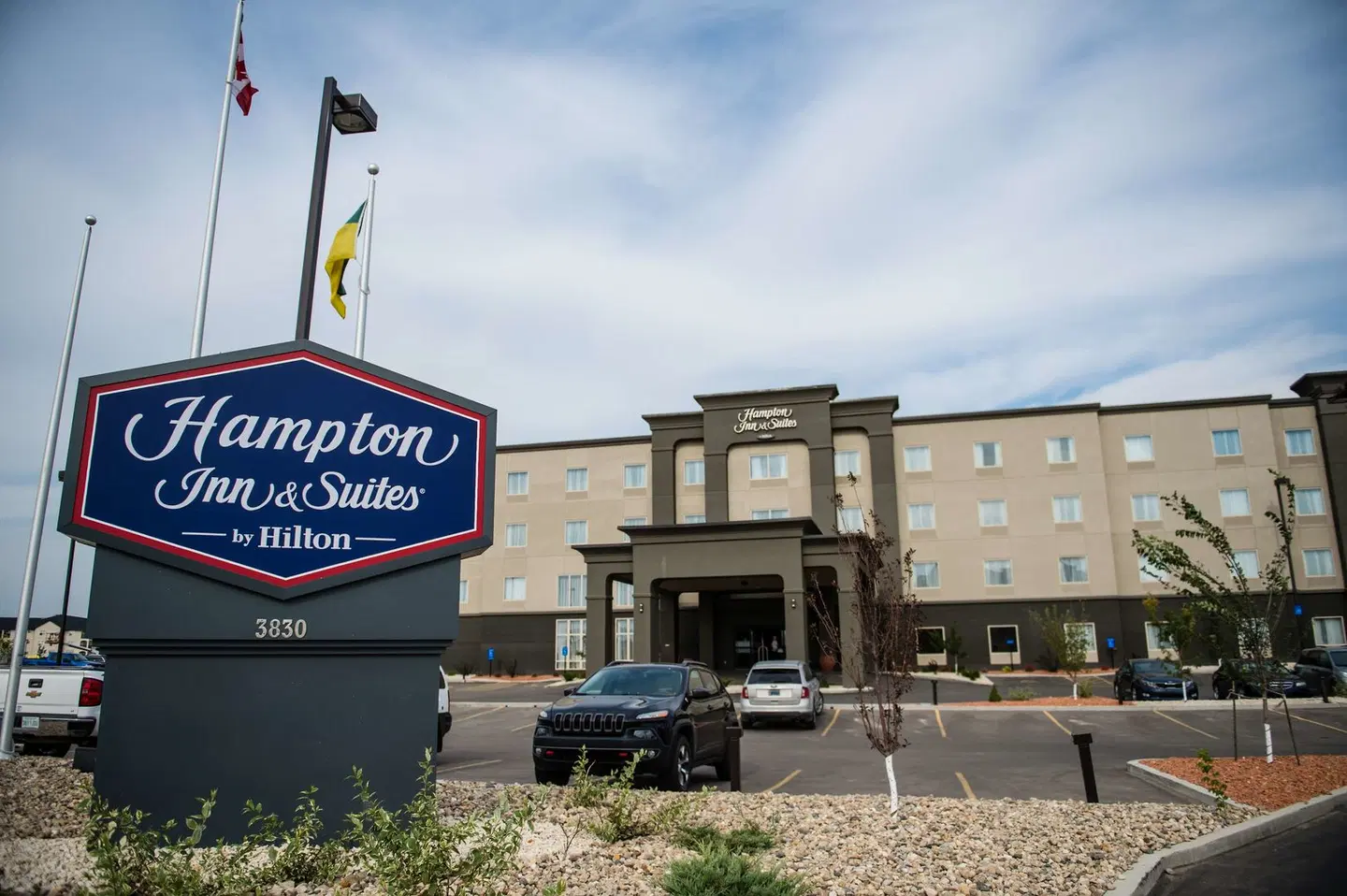 Hampton Inn & Suites by Hilton Regina East Gate EXTERIOR