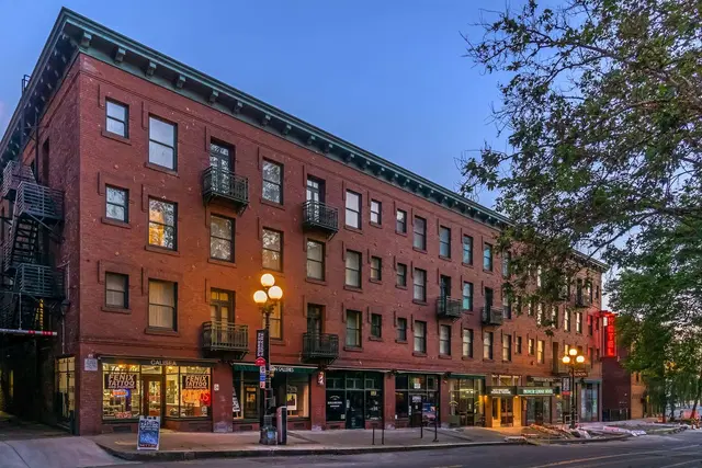 Best Western Plus Pioneer Square EXTERIOR
