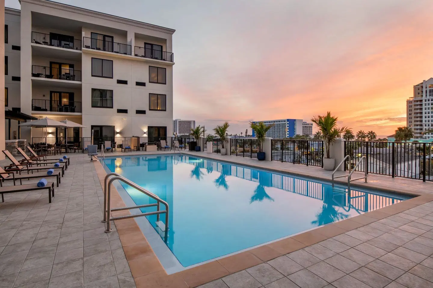 Courtyard By Marriott Clearwater Beach OUTDOOR_POOL