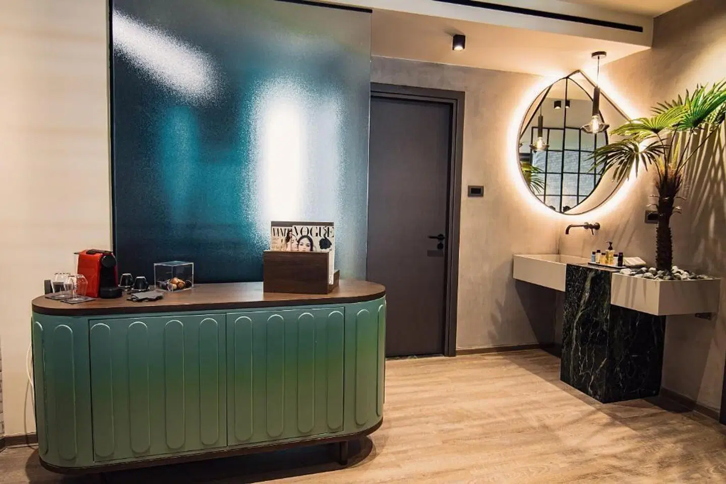 Project 3 urban chic hotel ROOM_EXAMPLE