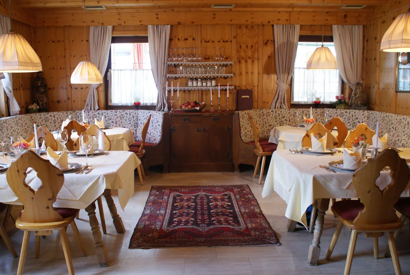 Xander Restaurant