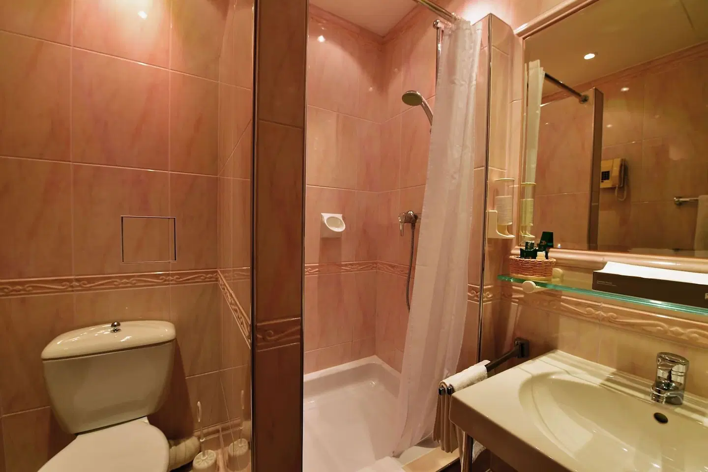 König von Ungarn Badezimmer