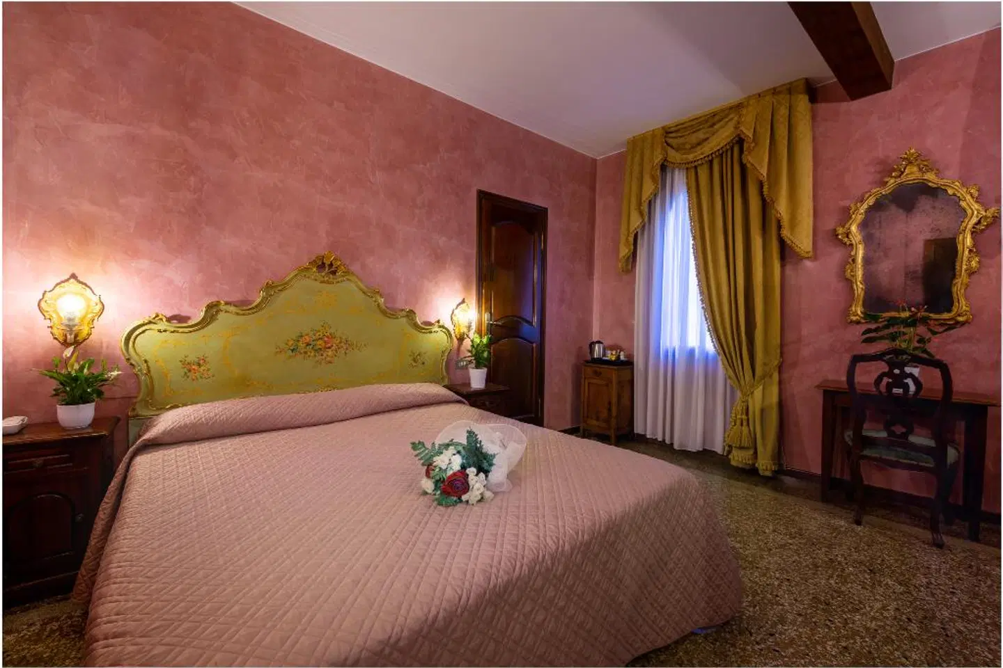 Marconi ROOM_EXAMPLE