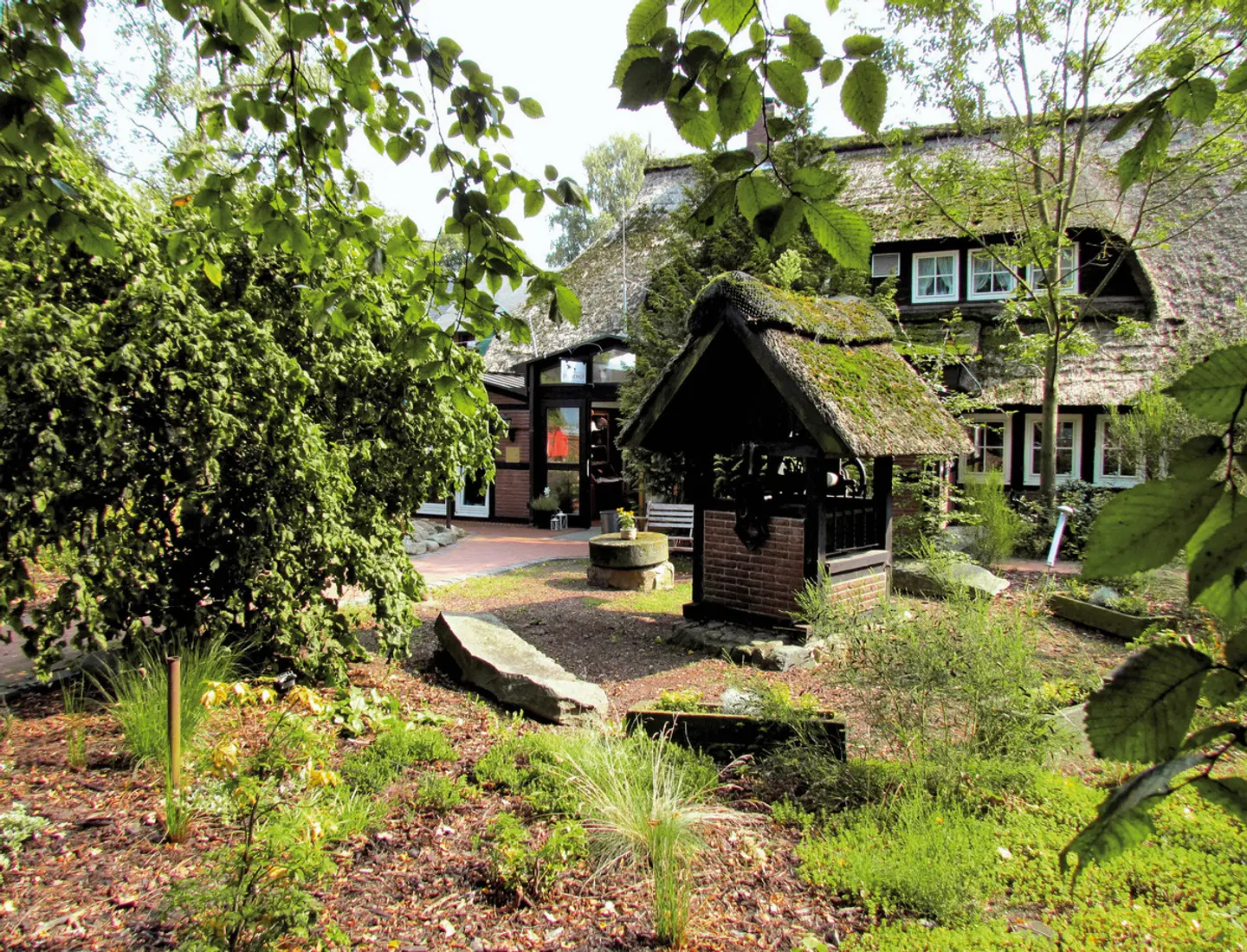 CAREA Ferien- & Reitsport-Hotel Brunnenhof Garten