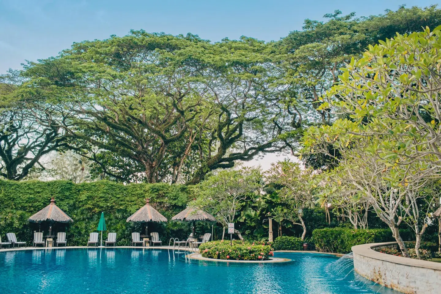 Shangri-La Rasa Sayang OUTDOOR_POOL