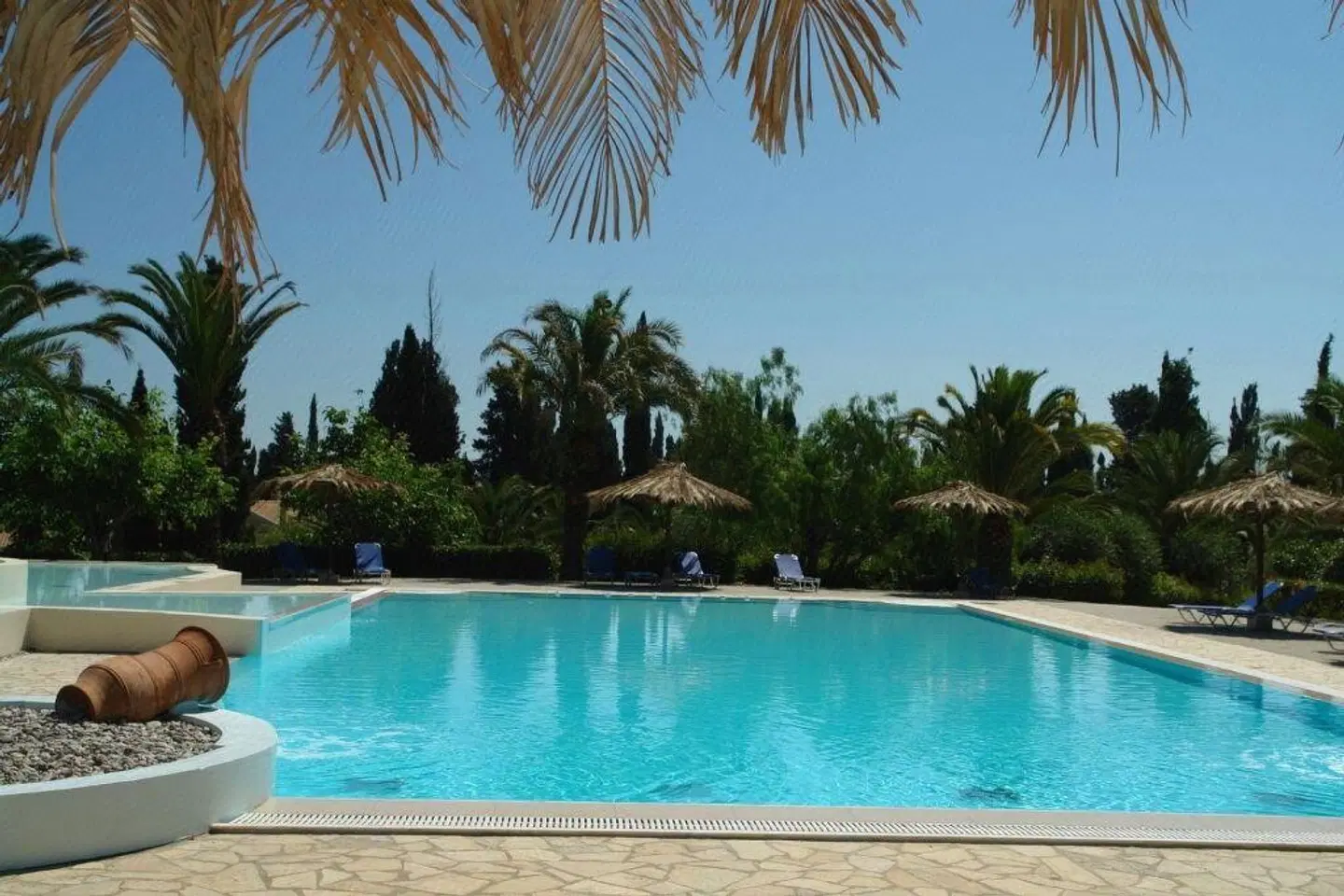 Art Hotel Debono OUTDOOR_POOL