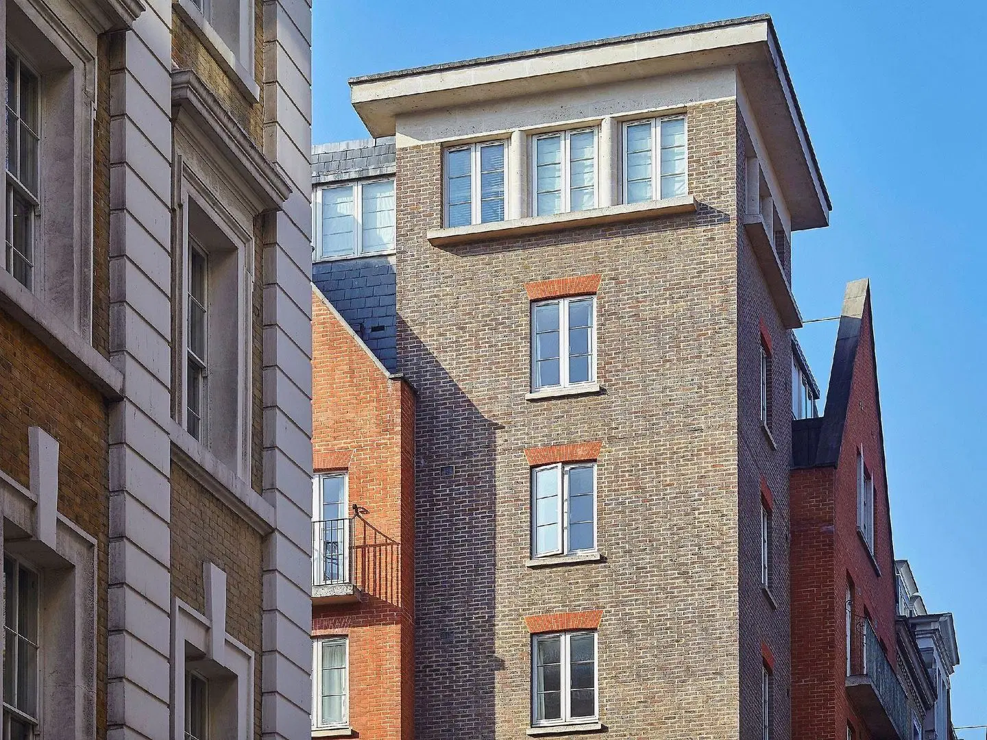 Marlin Queen Street EXTERIOR