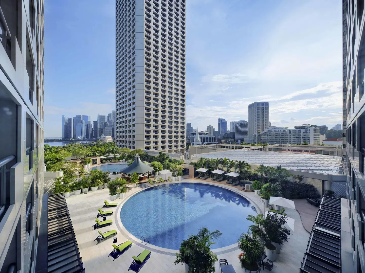 Fairmont Singapore EXTERIOR