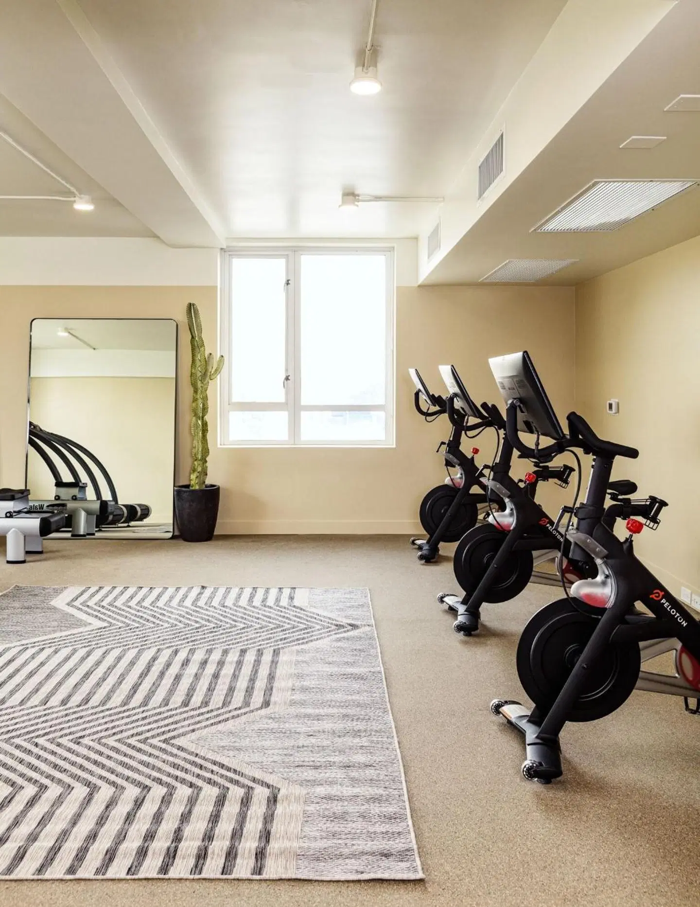 Hotel June SPORTS_AND_LEISURE