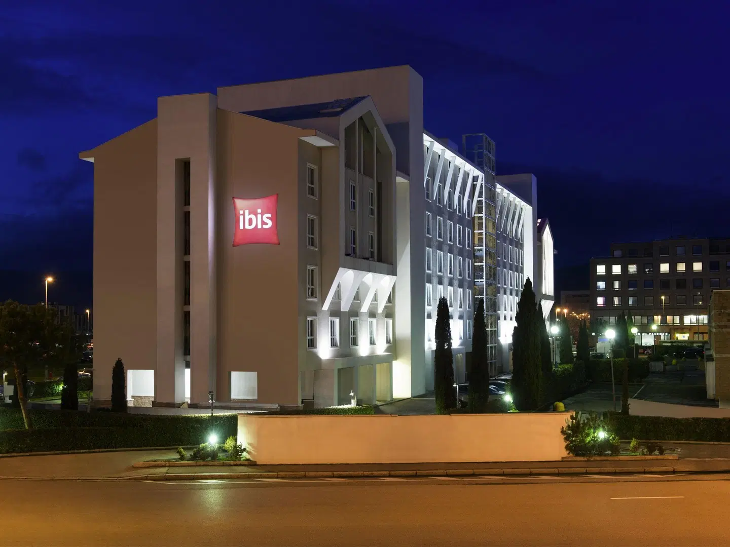 ibis Florence North Airport EXTERIOR