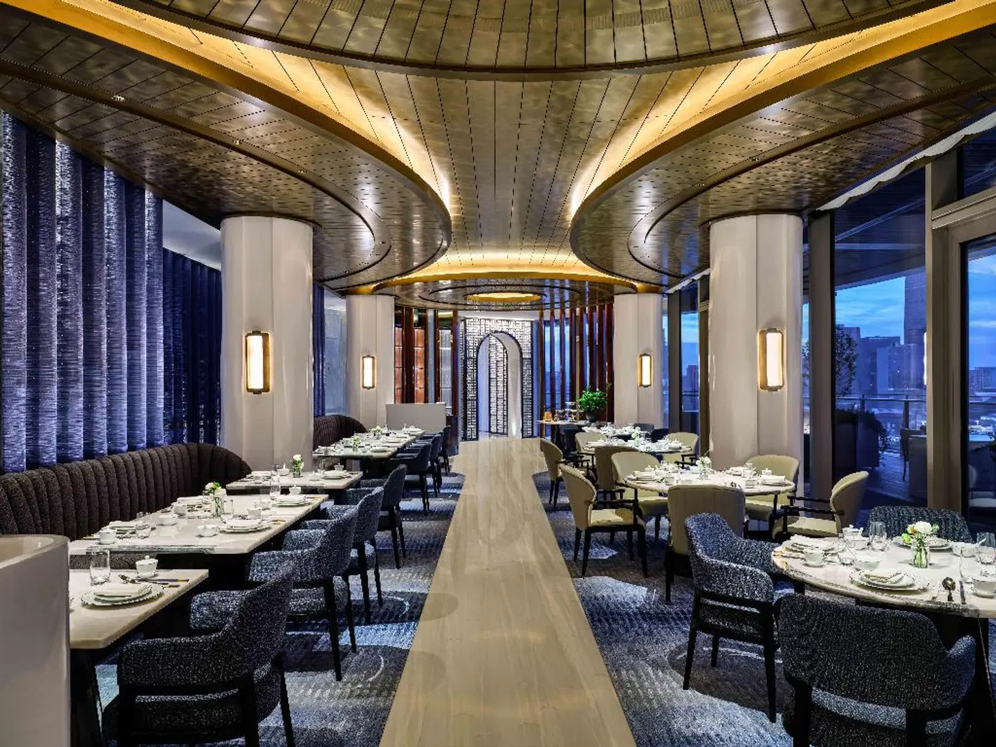Waldorf Astoria Shanghai Qiantan Restaurant